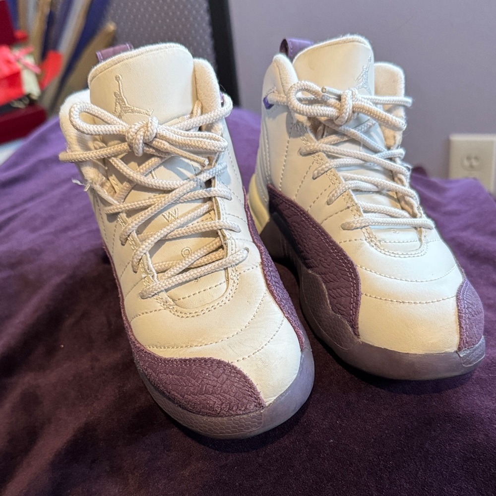 Air Jordan Retro GS size 12 Youth  Sand and Purple High-Top Sneakers